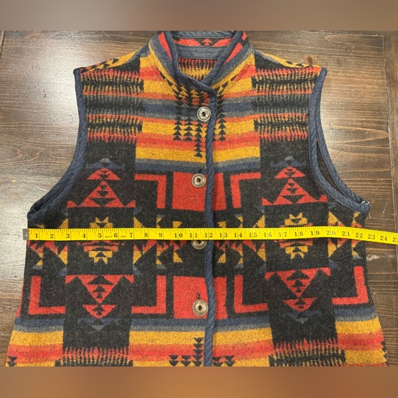 Men’s Vintage Nordic Aztec Vest - Picture 7 of 8